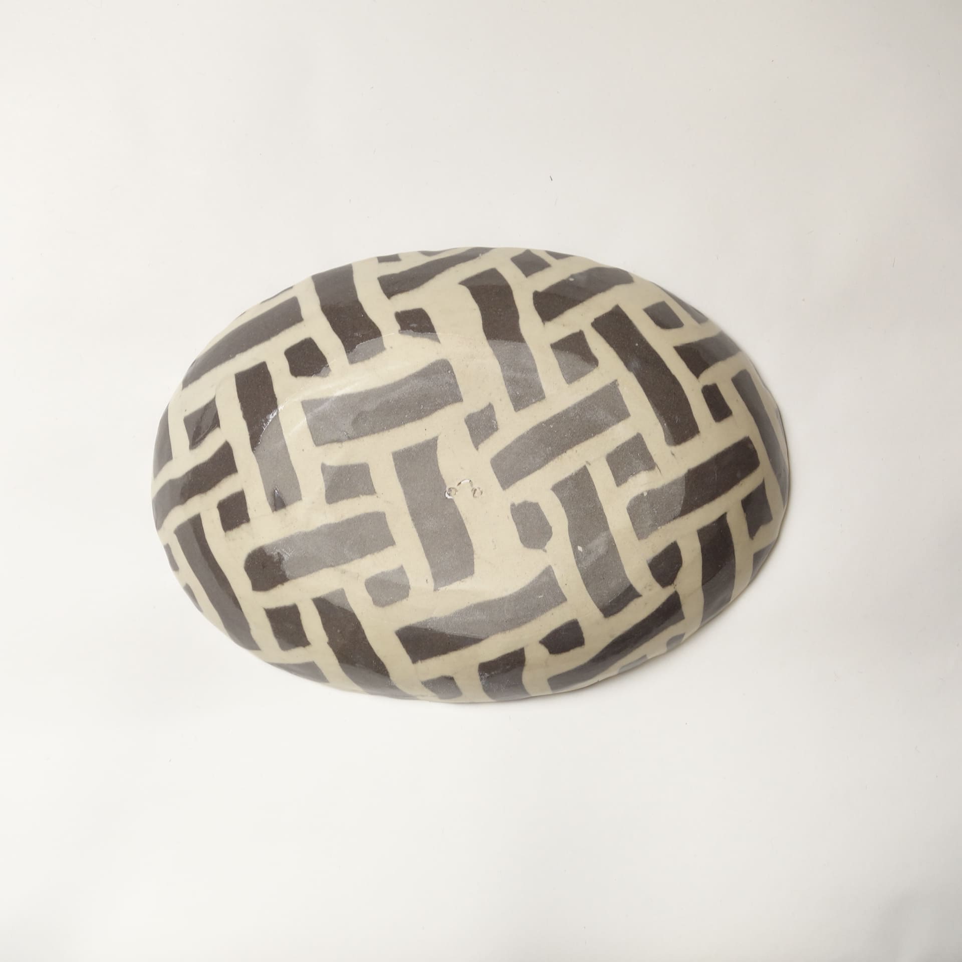 Outlet 2 - Nerikomi pottery bowl, Handmade Oval Bowl Black and White - Image 7