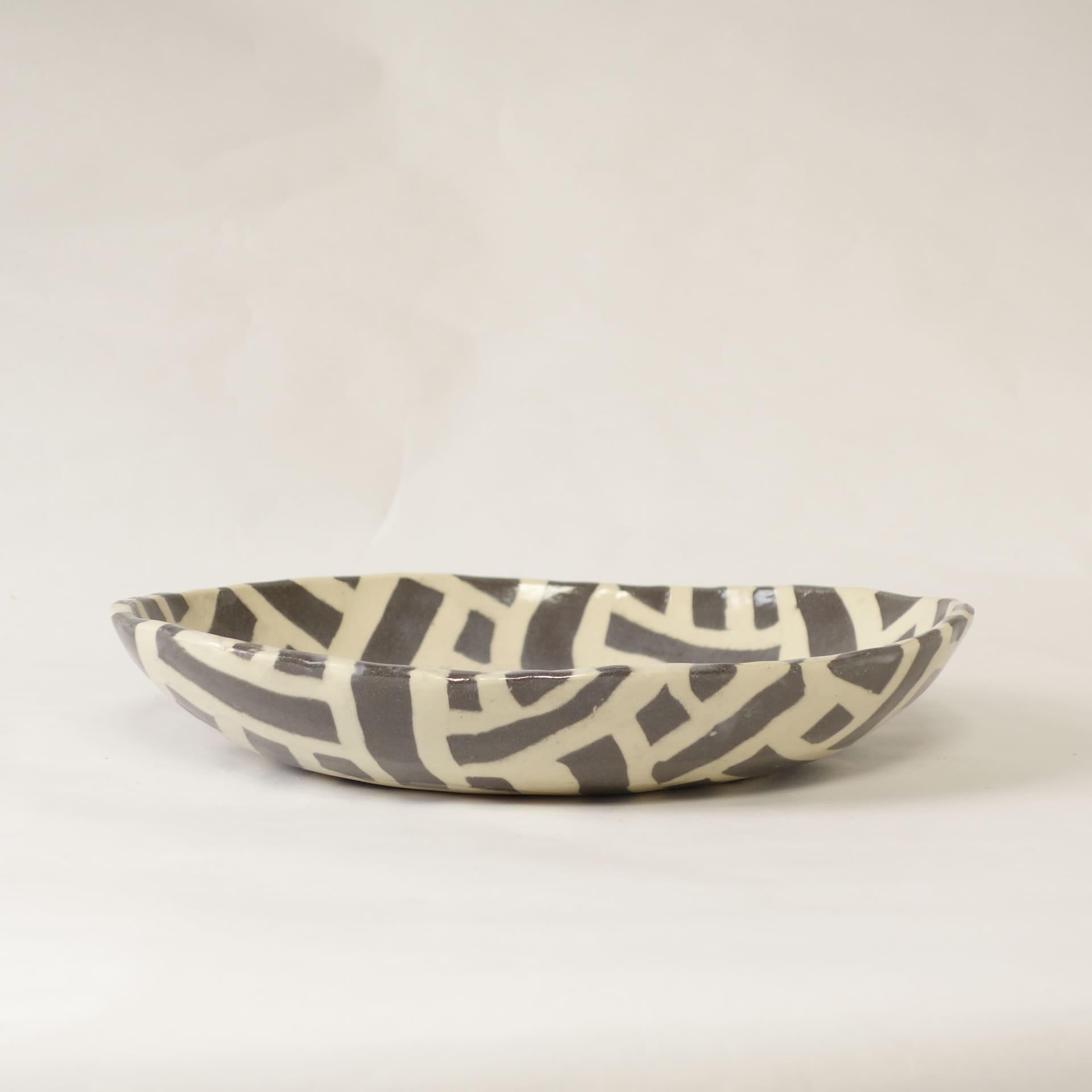 Outlet 2 - Nerikomi pottery bowl, Handmade Oval Bowl Black and White - Image 6