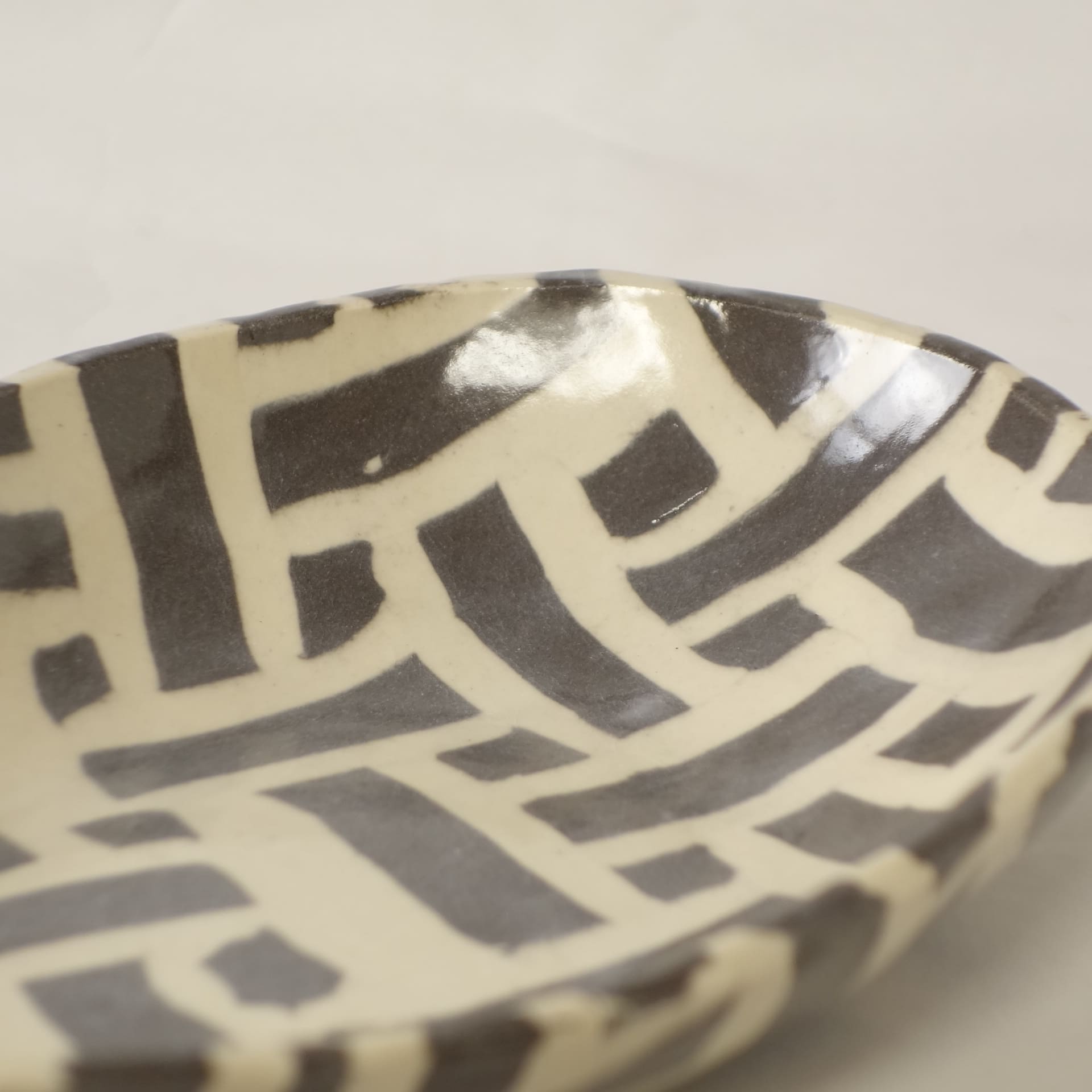 Outlet 2 - Nerikomi pottery bowl, Handmade Oval Bowl Black and White - Image 4